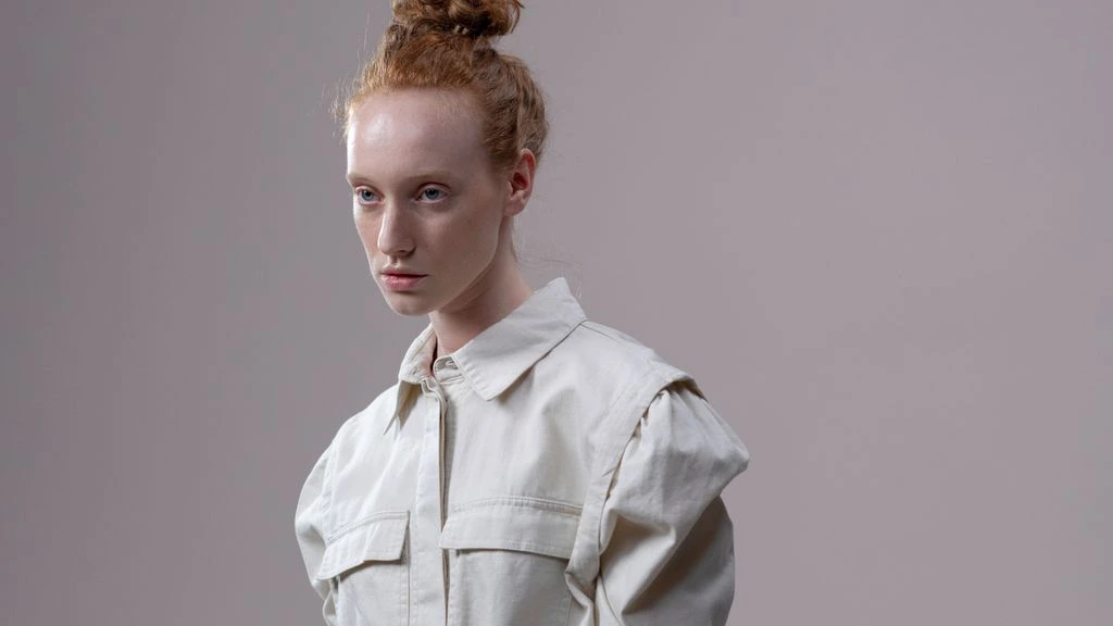 A professional model from the Fashion Model BCN roster, photographed in the Eixample studio.